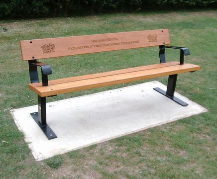 Beaufort seat with hardwood or recycled plastic slats