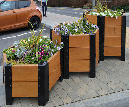 Beaufort hexagonal planter