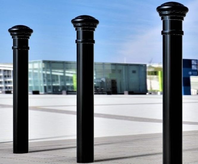 GFC7000 (Manchester) - ornamental mild steel bollard