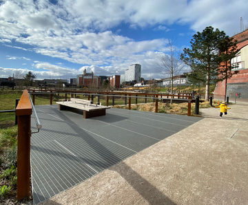 Heel-proof grating for bridges and platforms at Mayfield Park