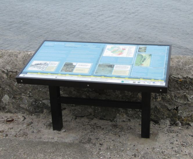 WAY2GO™ - outdoor lectern/interpretation sign with metal or timber frame