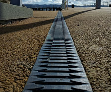 RECYFIX MONOTEC drainage system - Heel-safe and low maintenance