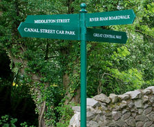 Aluminium fingerpost assembly