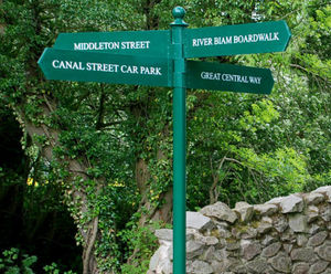 Aluminium fingerpost assembly
