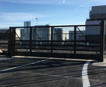 SlideGuard RCS automatic cantilever gate - PAS 68