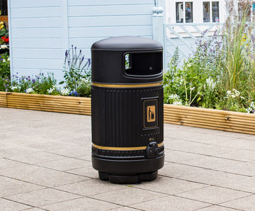 Topsy Royale™ outdoor litter bin