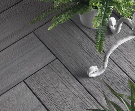 Fiberdeck composite wood-effect decking
