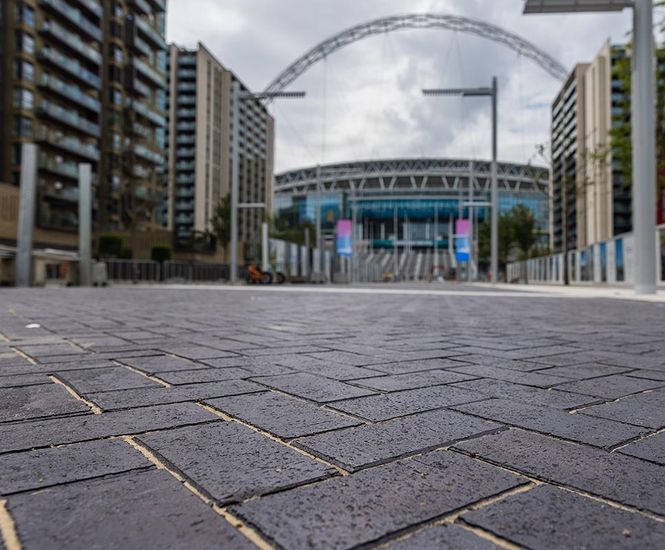 Staffordshire Blue Classic square and chamfered clay pavers