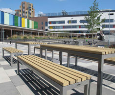 Parallel steel and iroko picnic table