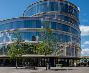 Aesthetic channel drainage for Blavatnik School of Government