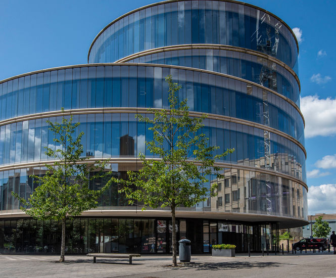 Aesthetic channel drainage for Blavatnik School of Government