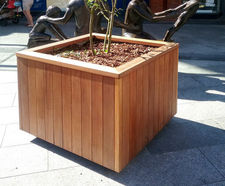 Ealing Planter