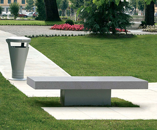 Agata Bench