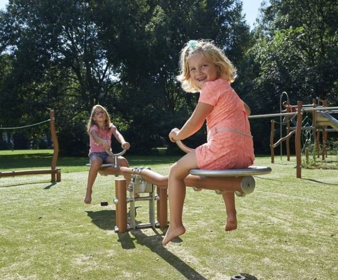 Madera seesaw