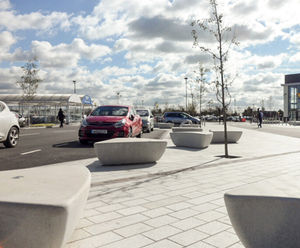 Arrowhead co-ordinated seating and planter elements