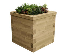 Tulloch Planter - square Scots pine tree planter