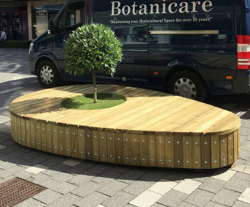 Swithland planter / seating island