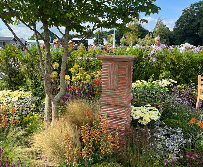 Pavers and bricks for award-winning RHS show garden