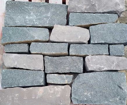 Whinstone Perthshire Blend random walling stone