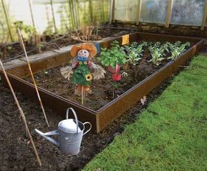 100% Recycled Plastic Raised Beds
