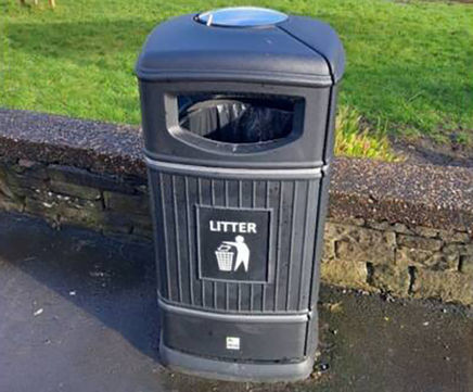 Council invests in new Heritage Square street litter bins