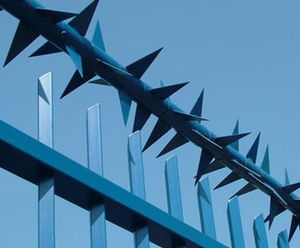 Rota Spike® rotating fencing topping