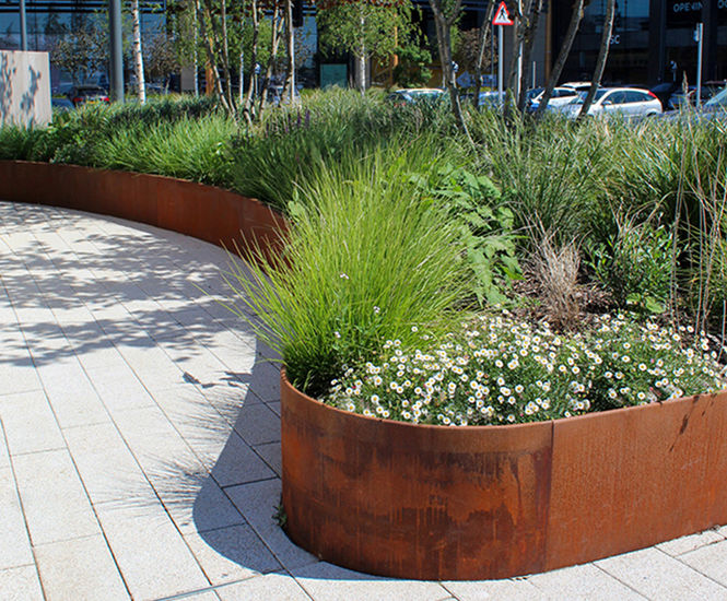 Inspira Form - curved retaining wall planter system