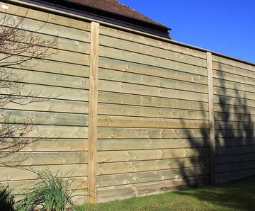 Shadowline® - 0.91m heavy-duty timber fence panel