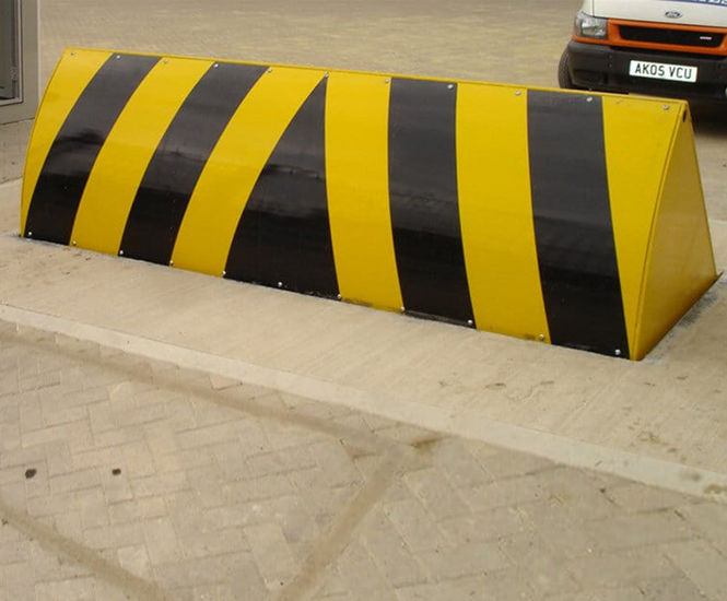 Jacksons Non-crash-rated road blocker