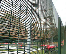 358 Securi-Mesh® - high-security fencing system
