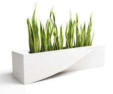 S planter by LAB23