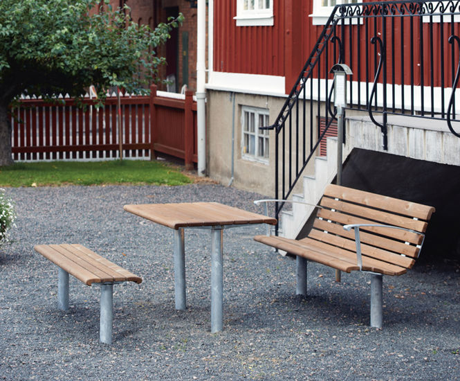 Table Sofiero - hardwood outdoor table with galvanized frame