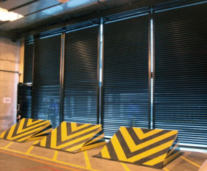 CSG 10601- bi-folding tracked gate  