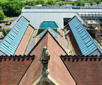 Low-profile, thermally-broken opening vents - rooflights