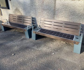 Classic Solar Smart Bench