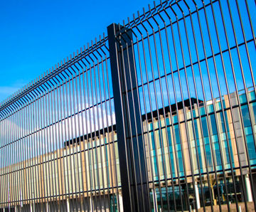 Ultimate Extra S1 security-rated, profiled, rigid mesh fencing