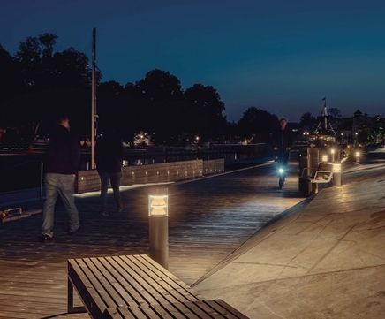 Elo Pure pole-top luminaire for paths and squares