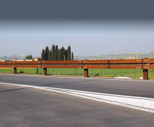 H1BL-01 - timber and steel roadside crash barrier