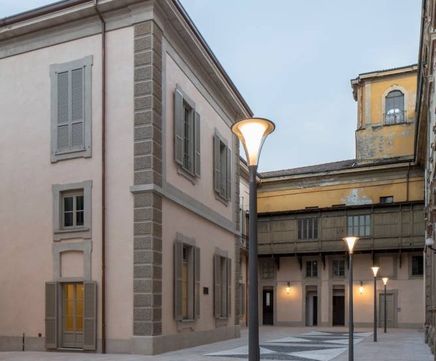 Fiamma pole top and wall mounted luminaire