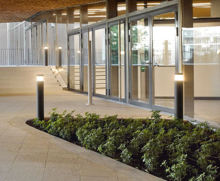 Unshielded 360° illuminated bollard