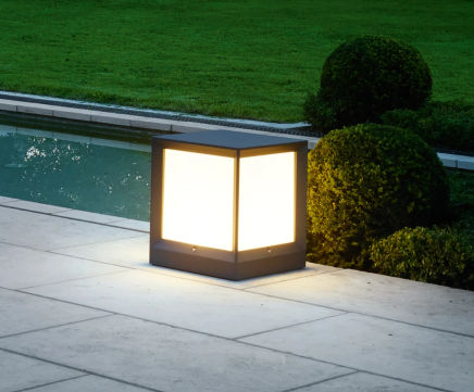 Unshielded lighting design element