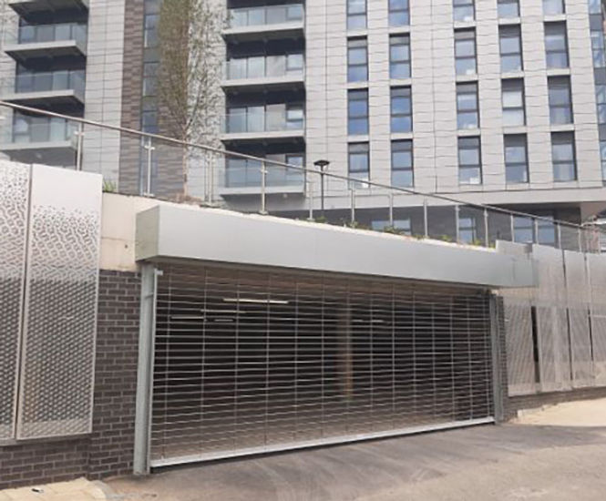 Electrically-operated stainless steel security rolling grilles