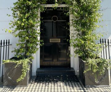 Hampton - lightweight fibreglass planters