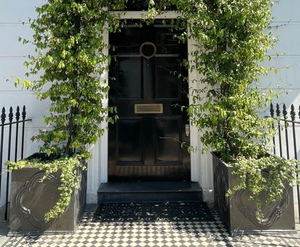 Hampton - lightweight fibreglass planters