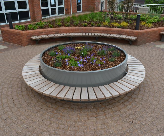 Spalding planter benches