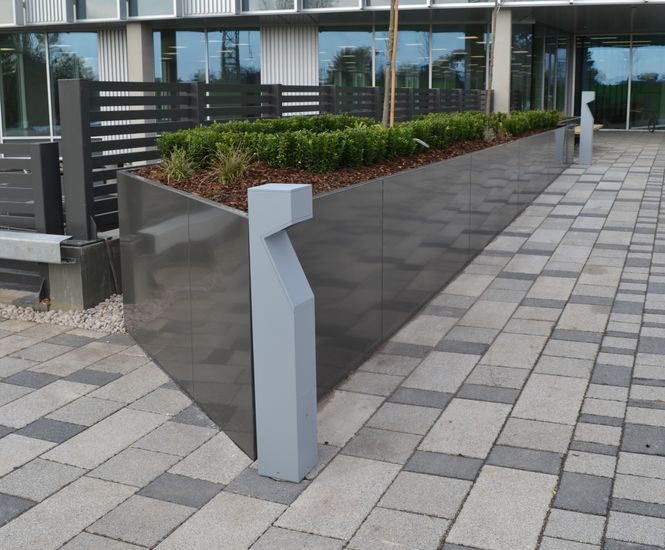 Stratum long aluminium planter