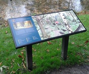 Musketeer™ - twin-leg metal lectern interpretation displays