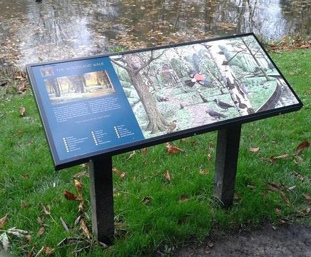 Musketeer™ - twin-leg metal lectern interpretation displays