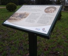 Musketeer™ - single-leg metal lectern interpretation displays