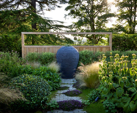 Rohan - handcrafted urn planters